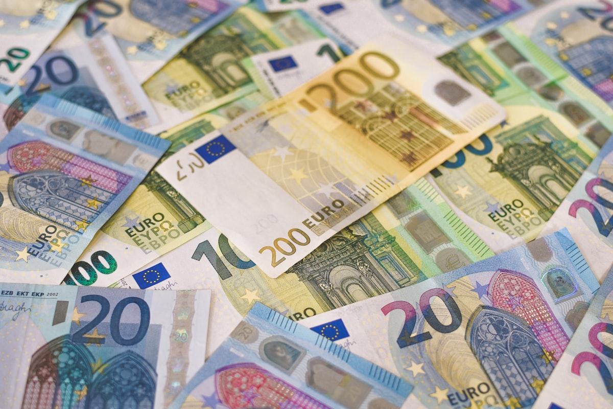 Is €500 Cash Enough for Your First 2–3 Weeks in Berlin as a Student?